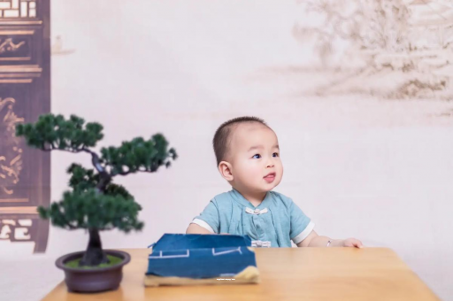 铜仁满月宝宝放屁臭